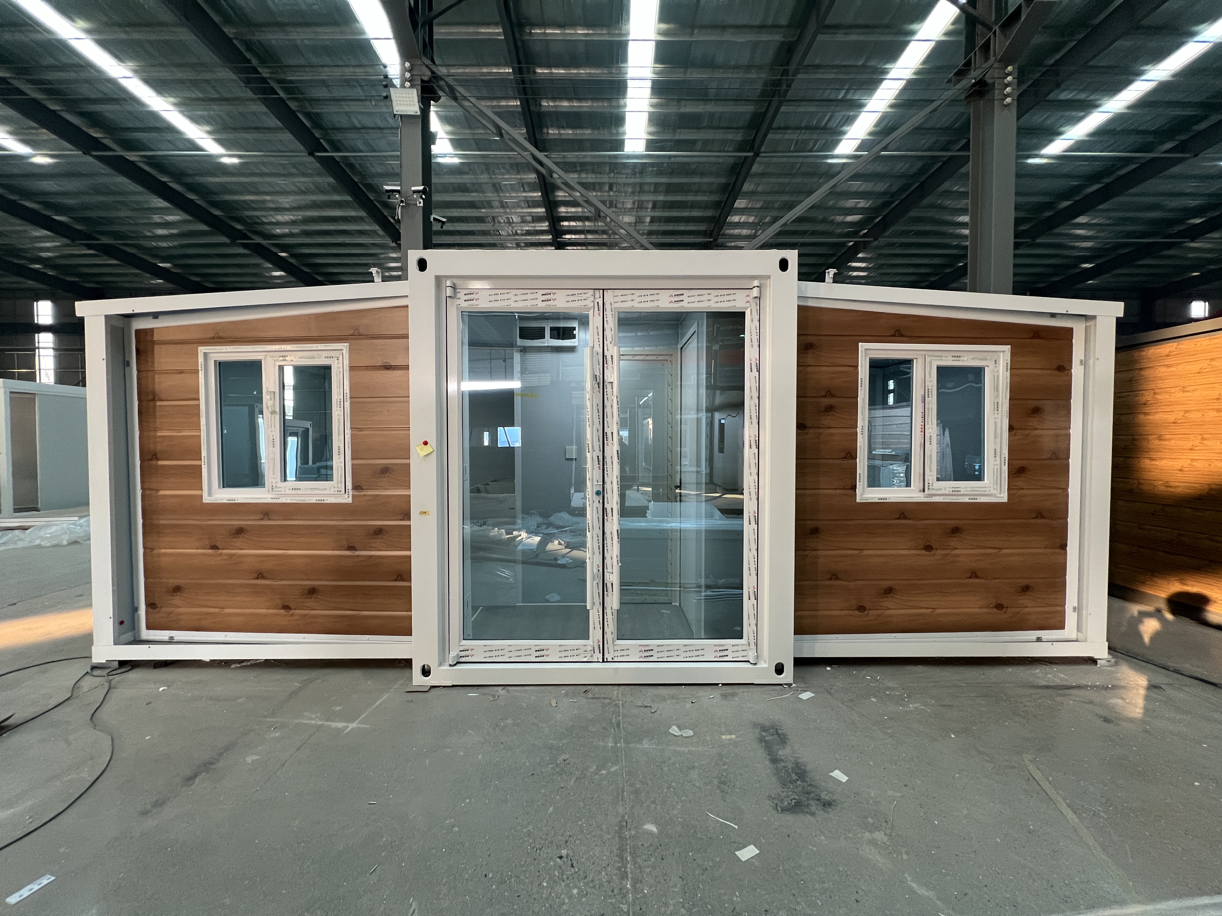 General Roof Container House image 3